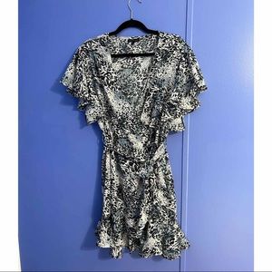 Kendall & Kylie Printed Wrap Dress XL